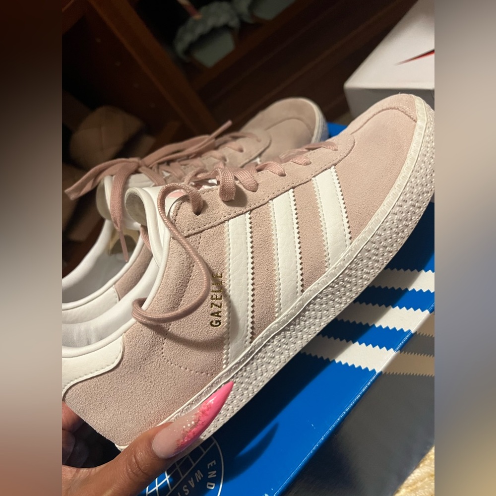 adidas pink gazelle